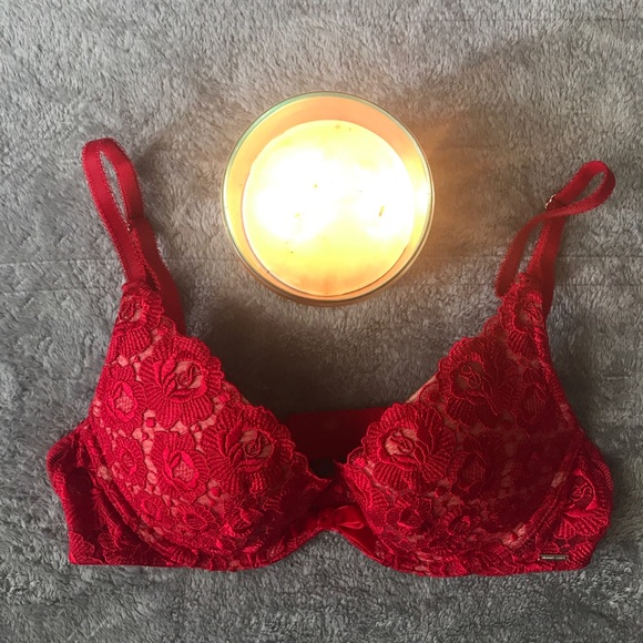 SEXY RED LACE VICTORIAS SECRET BRA - Picture 1 of 4
